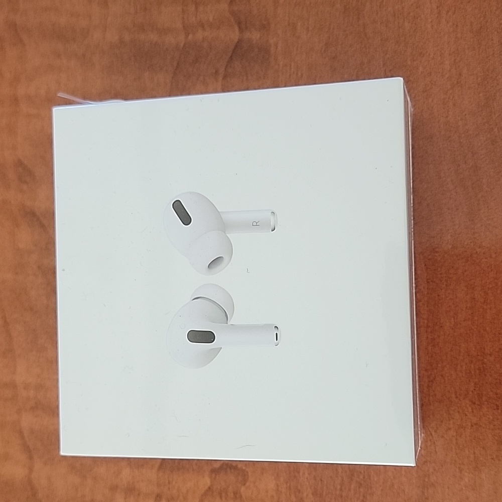 Air Pods Pro Gen 2 with Wireless Charging Case NEW IN BOX UNOPENED